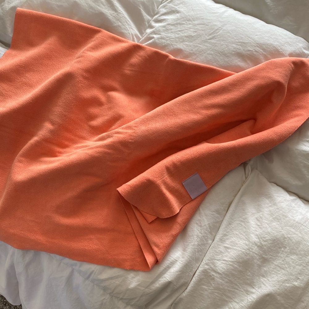 Full length lululemon yoga towel